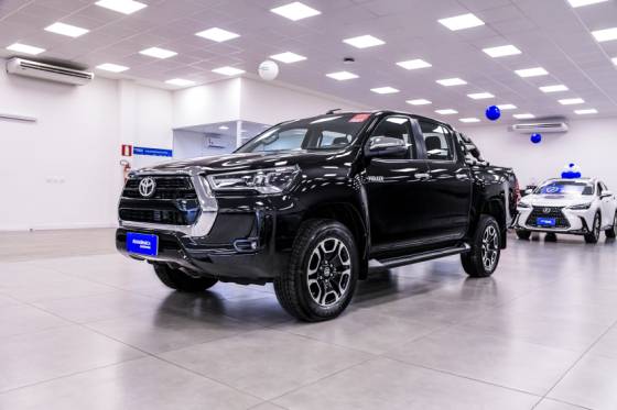 TOYOTA HILUX 2.8 D-4D TURBO DIESEL CD SRV 4X4 AUTOMÁTICO